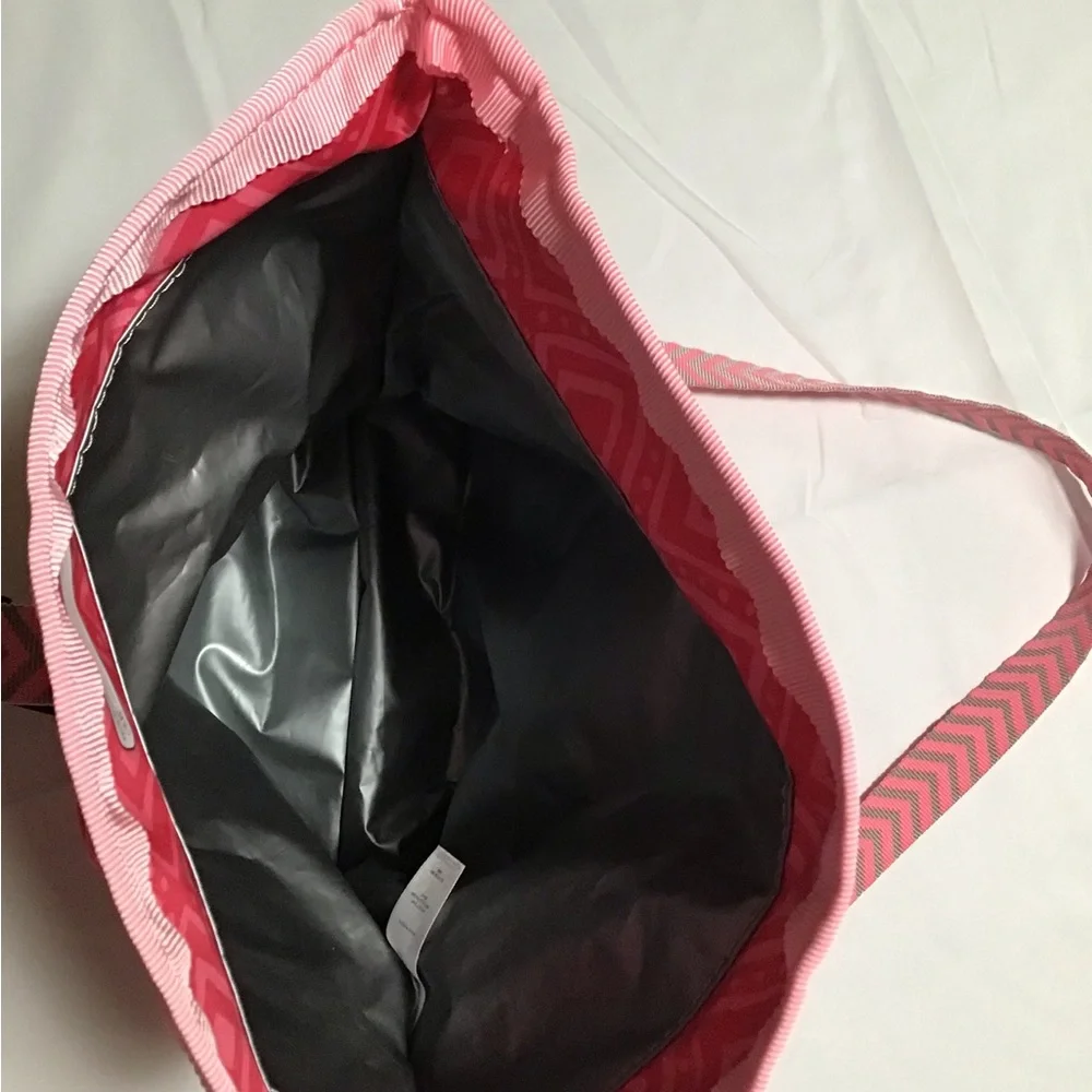 Ivivva by Lululemon pink lunch bag